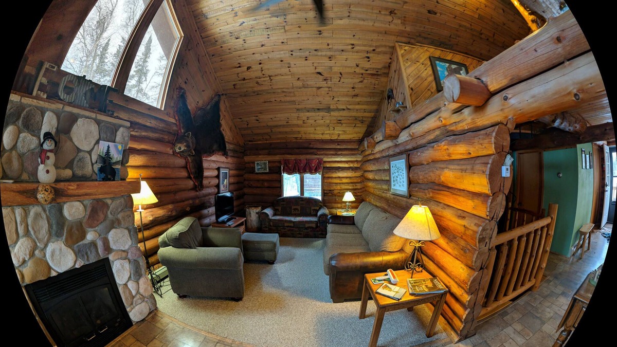 Remer House | Private Log Lodge Nestled In Chippewa National Forest On Secluded Lake.