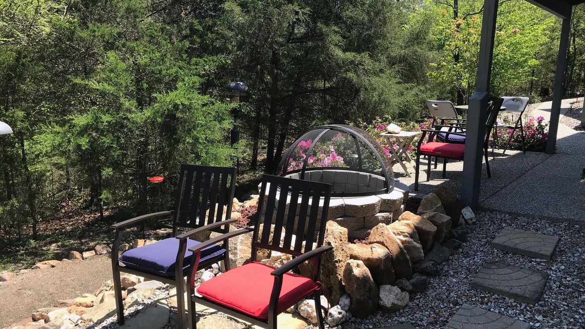 Hot Springs Village Apartment | Private Luxury King Suite With Golf Course View - Best East End Location