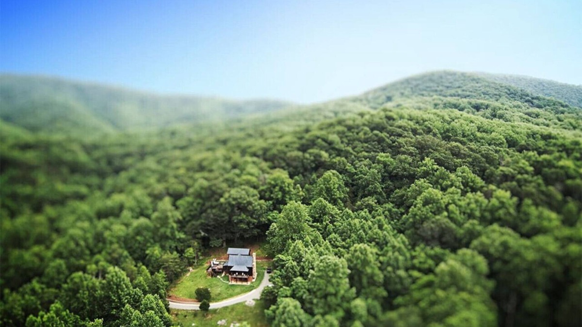 Hood Cabin | Private Luxury Cabin, Stunning Mountain Views & Hot Tub by Shenandoah