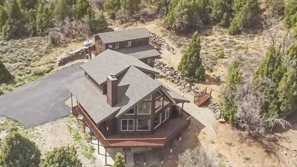 Long Valley Junction Cabin | Private Luxury Cabin on 5 Acres, 4bd 2.5ba perfect base camp to N. Parks!