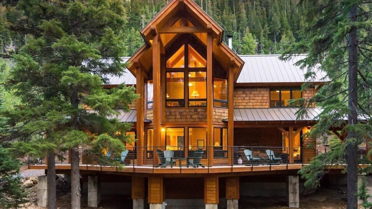 Bend Cabin | Private Luxury Cabin on Private Lake w/Hot Tub & Amazing - Bend