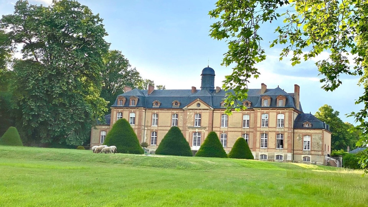 Lombron House | Private luxury castle for 24H du MANS, for privatization 5 days min