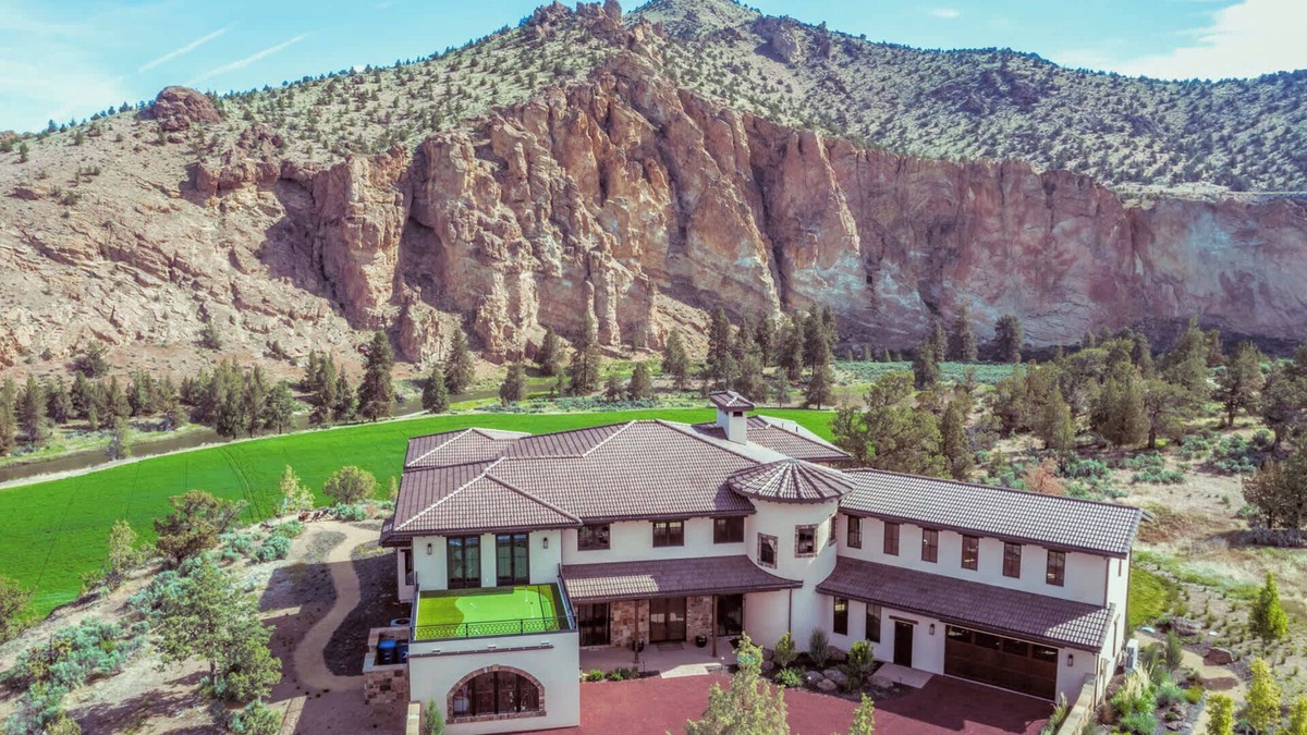 Terrebonne House | Private Luxury Home On Crooked River
