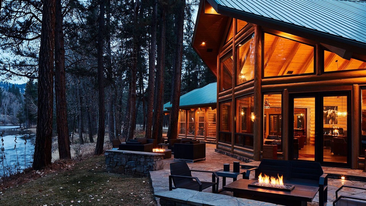 Grantsdale House | PRIVATE LUXURY RIVERFRONT LODGE AND CABINS ON THE BITTERROOT RIVER