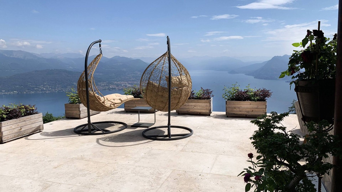 Carciano Bed & Breakfast | Private Luxury Spa-Retreat with Spectacular View over the Lake Maggiore