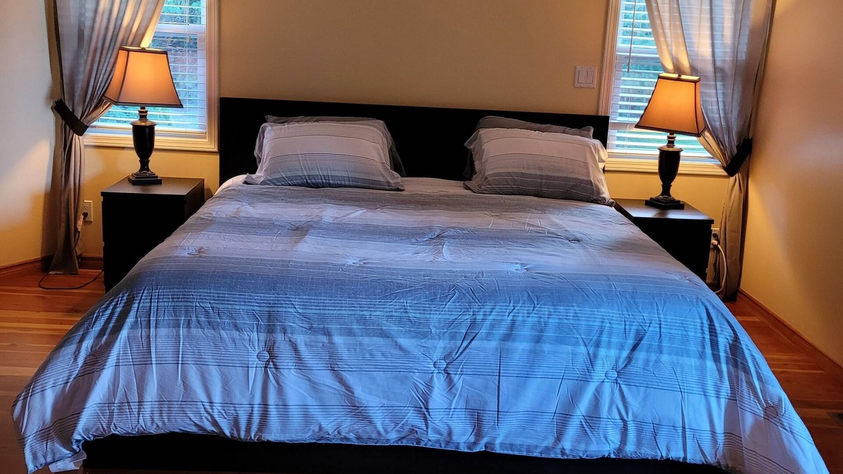 North Cowichan House | Private Mainfloor of House