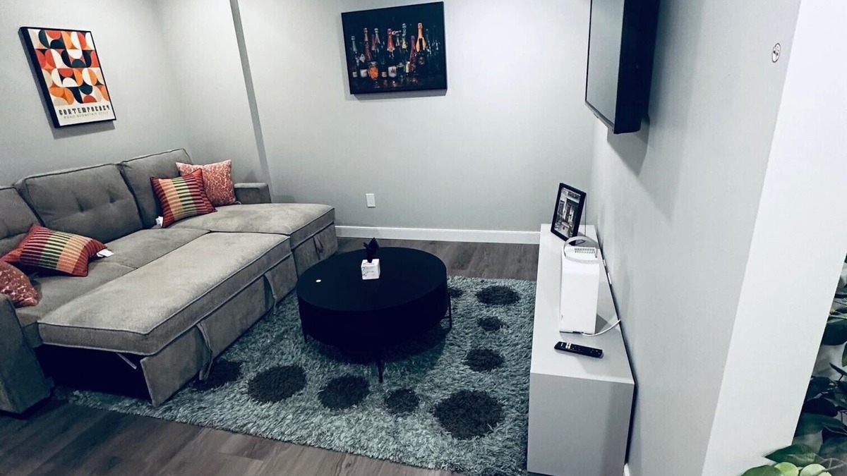 Evanston Apartment | Private Modern 2-BR Walkout Suite-Cozy Quiet and Fully equipped in Calgary, NW