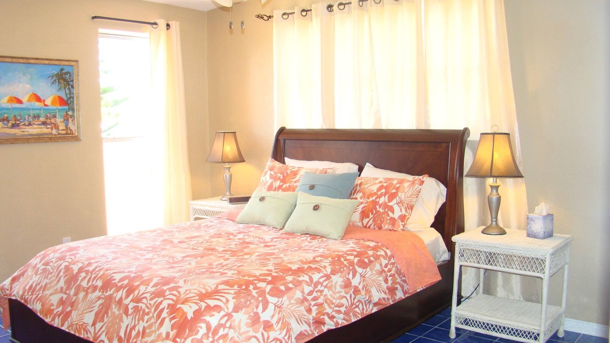 Ormond-by-the-Sea House | Private modern 2bd home, very clean, steps to beach