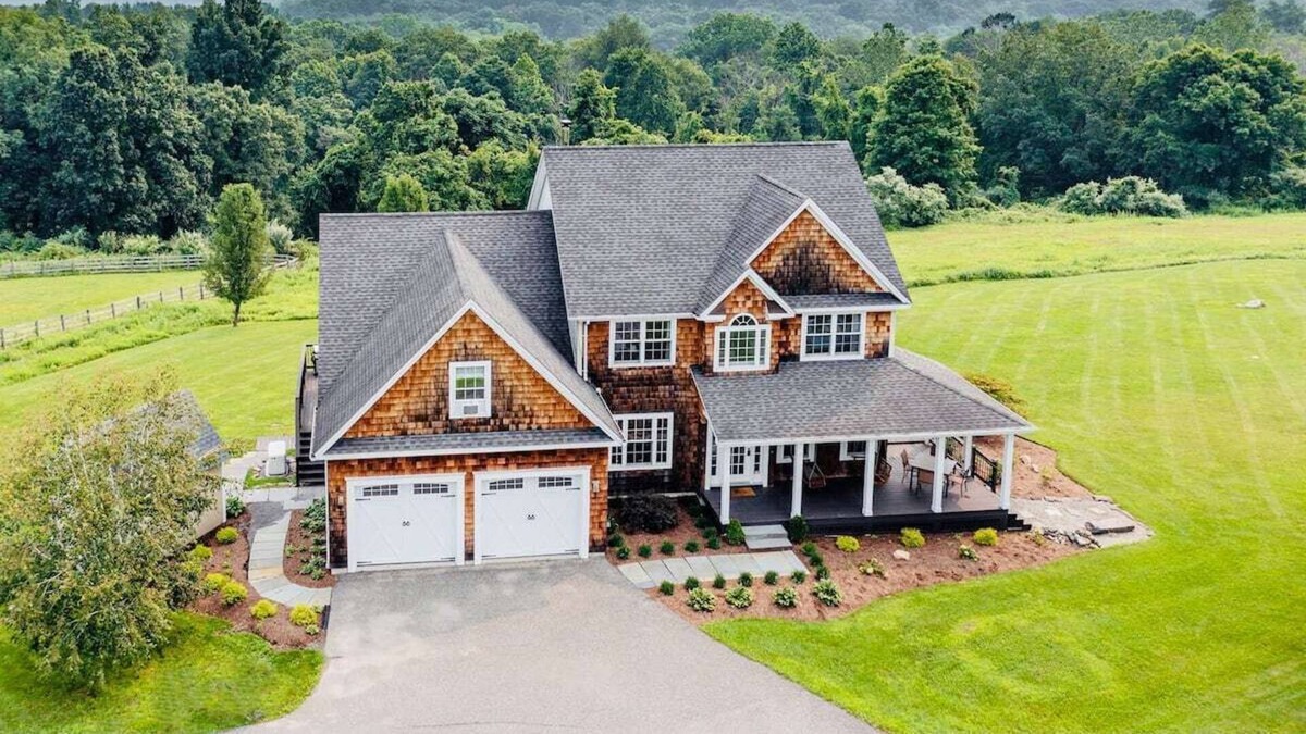 Sherman House | Private, Modern Farm Estate Near Candlewood Lake - Seeking Sept-May '24 Renter