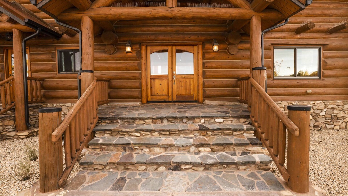 Walsenburg House | Private Mountain Getaway