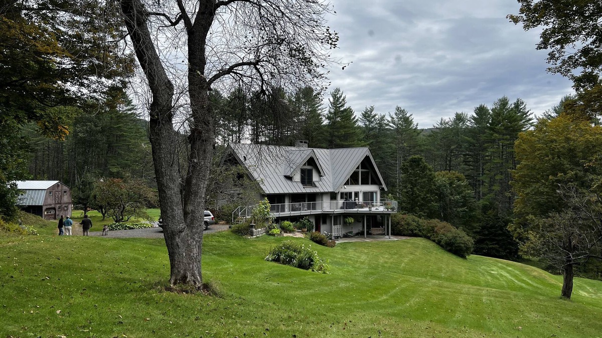 Sharon House | Private mountain lodge and estate w/lakes, trails, close to Dartmouth, & skiing