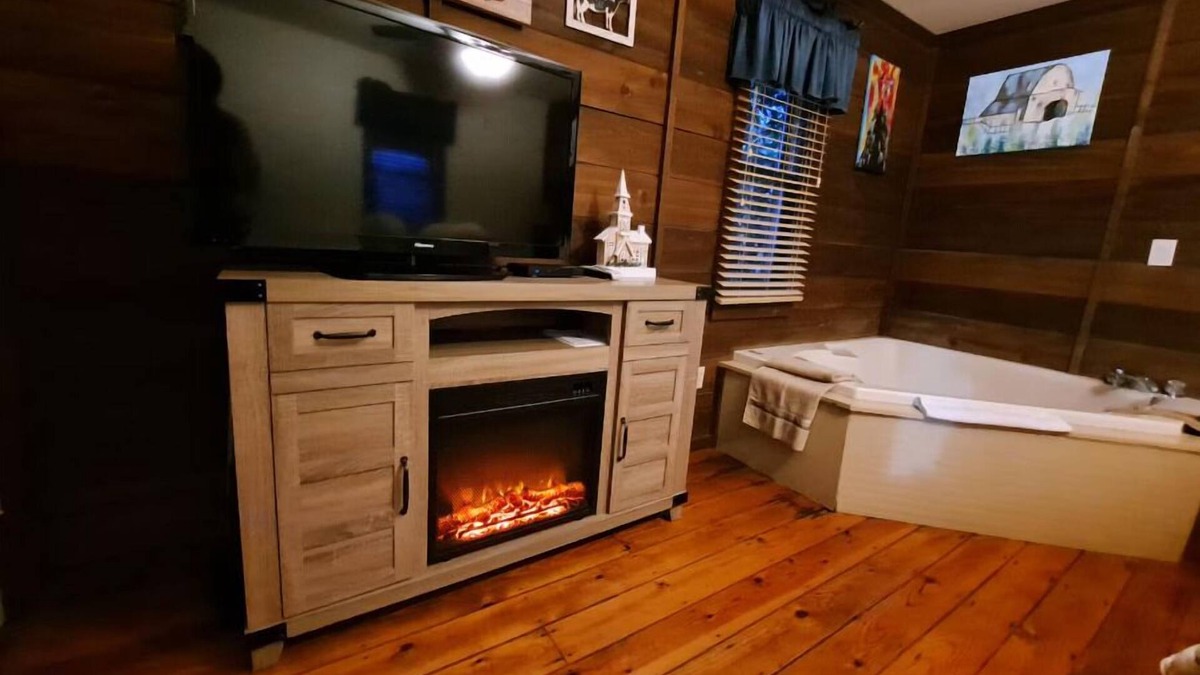 Fancy Gap Cabin | Private Mountain Nook w/Jacuzzi - Cabin 6