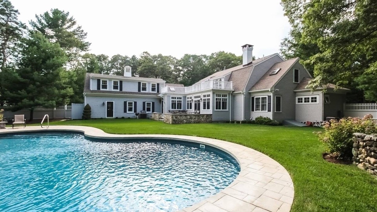 Osterville House | Private Nantucket style home with heated pool and beach pass