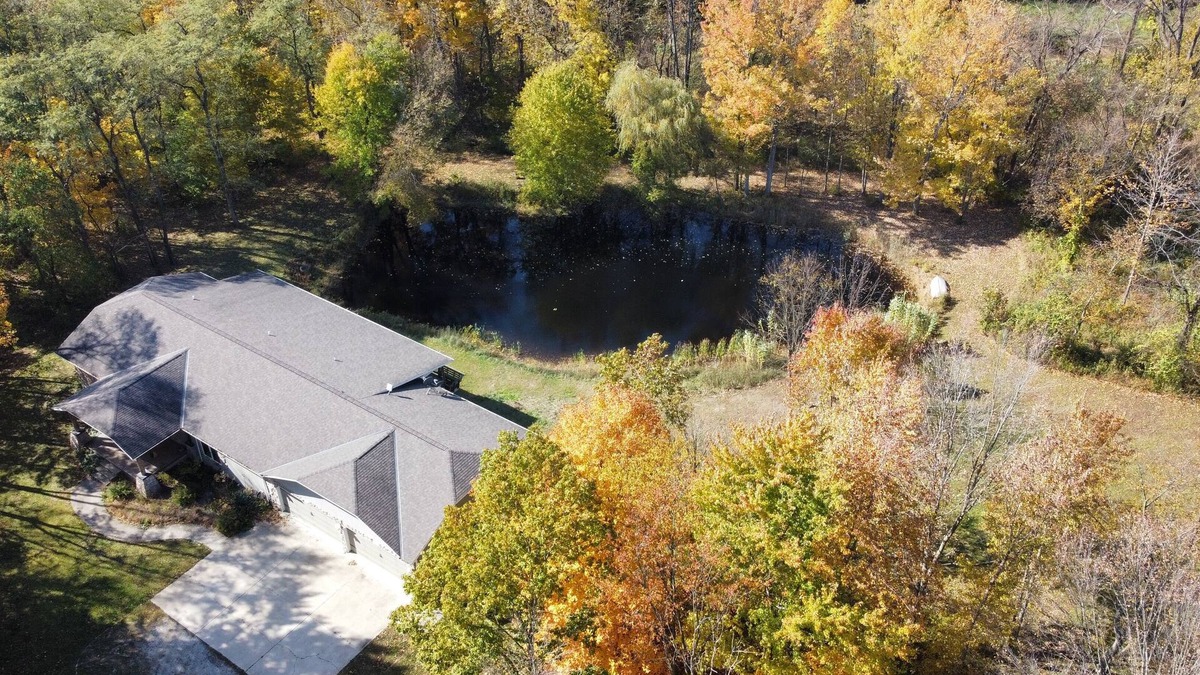 La Porte House | Private nature retreat, close to Harbor Country’s best attractions
