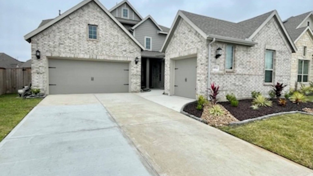 New Caney House | Private Next-Gen Suite Attached