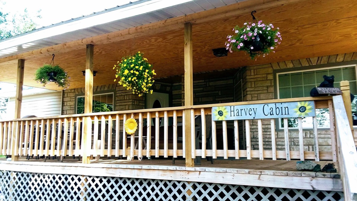Mountain Home House | Private/NICE Large Cabin on 3/4 Acre. Huge Covered Porch. Wheelchair Access