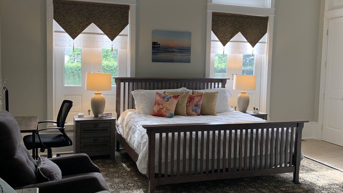 Biloxi House | Private oasis, fully furnished, ready to move in. Luxury finishes. 6beds 7baths