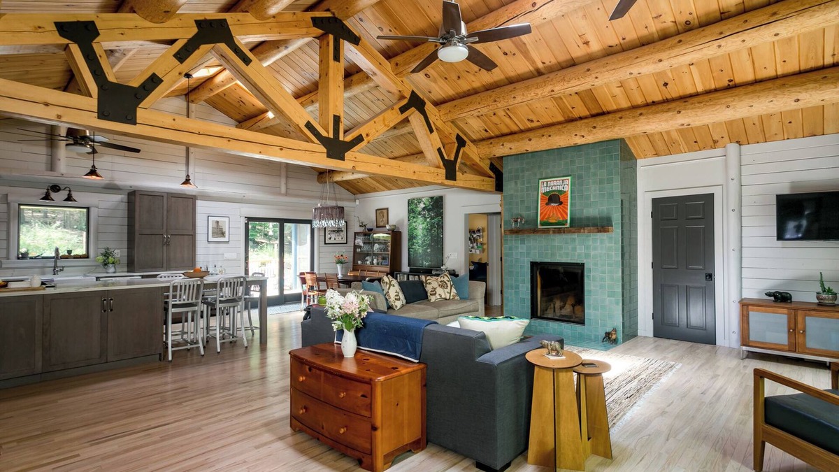 Woodstock House | Private oasis, ideal for families! Hot tub always open! Heated pool open in May!