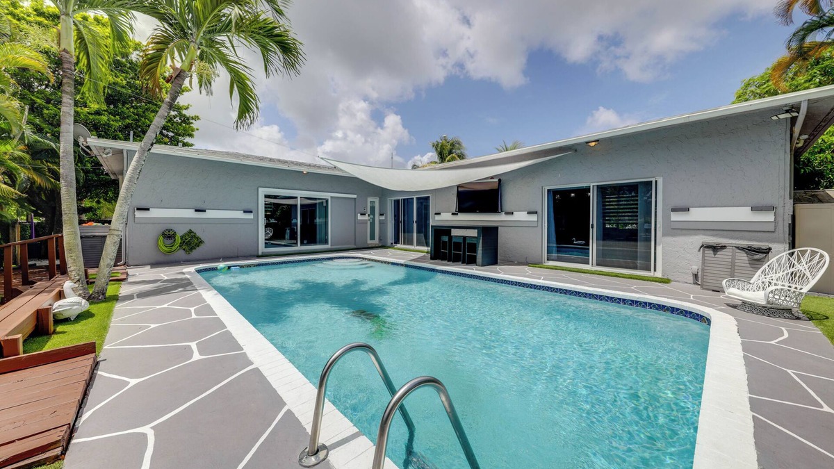 West Park House | Private Oasis in West Park Near the Beach!