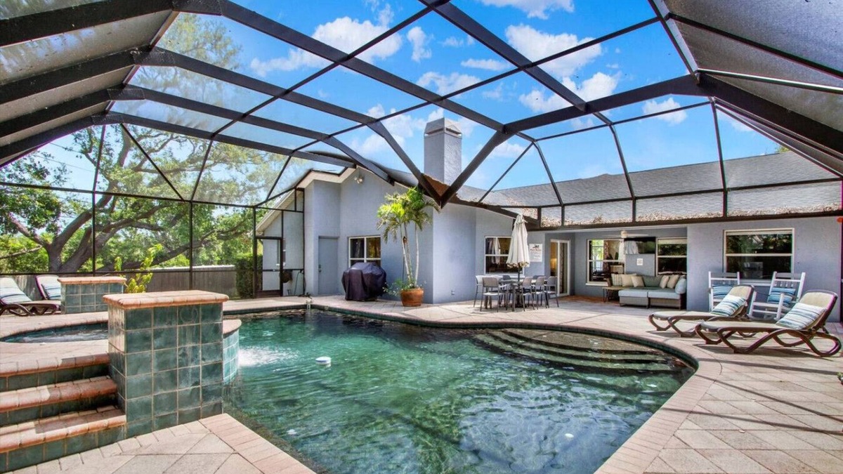 South Pinellas Community Council House | Private Oasis W/Heated Pool, Hot Tub, & Zipline