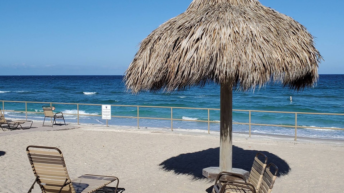 Hillsboro Beach Villa | Private Ocean Side Resort - Beach/Pool/Golf putting green/Waterway ICWW