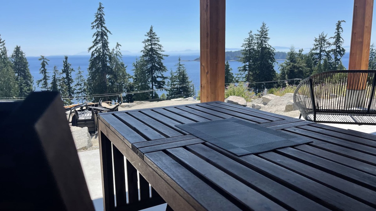 Sechelt Apartment | Private ocean view suite