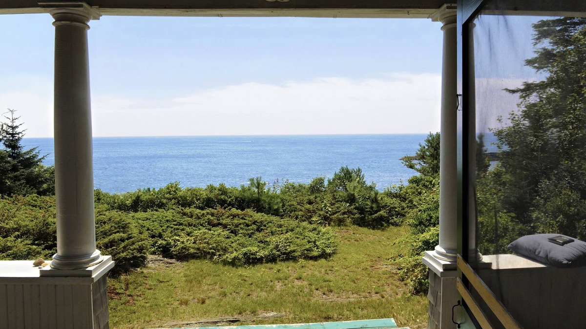 Bailey Island Cottage | PRIVATE OCEANFRONT RETREAT - enjoy the peace and quiet of an historic Maine home
