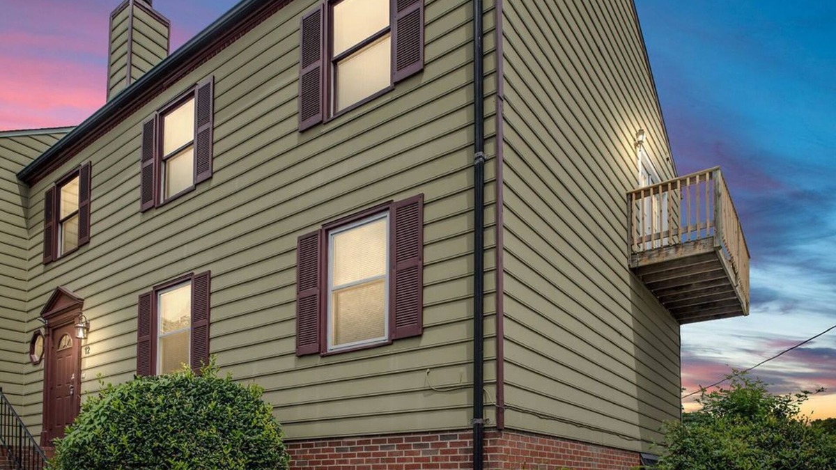 Old Town Fredericksburg Condo | Private One Bedroom Furnished Condo Sleeps 4 True Downtown Condo