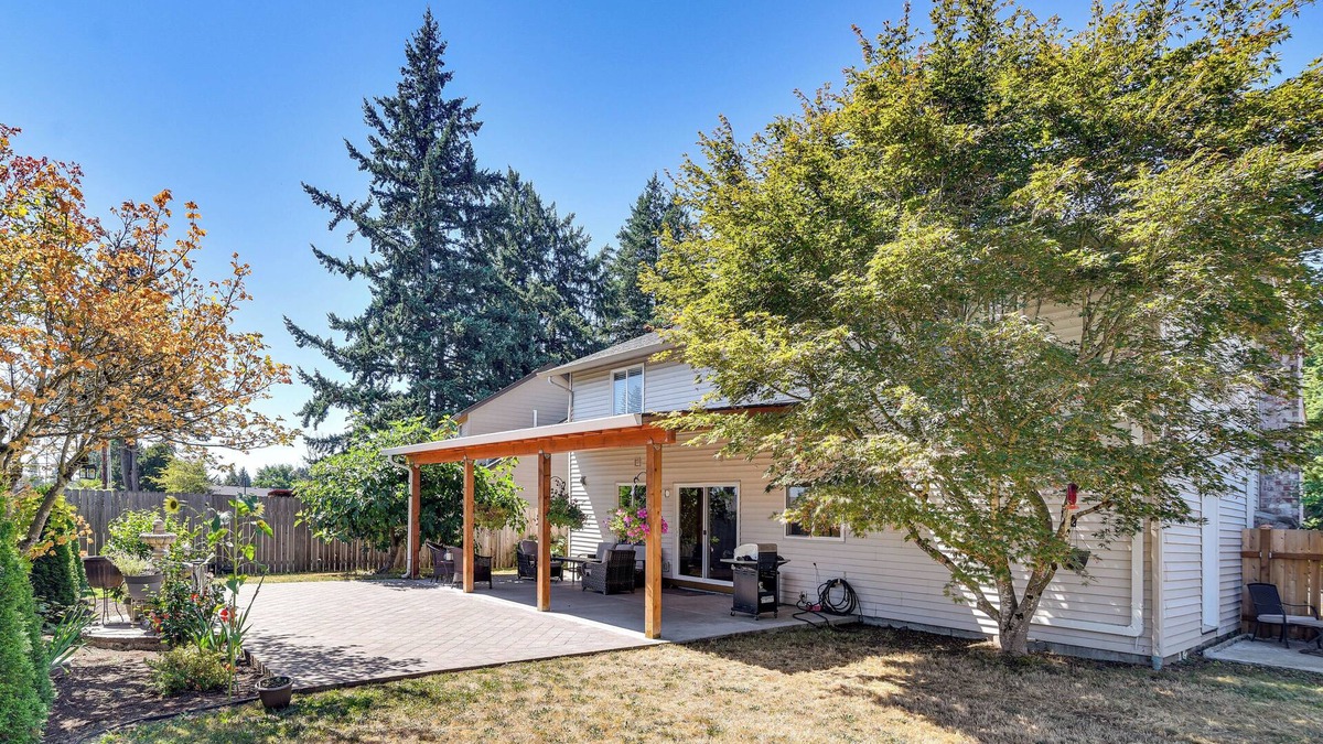 Five Corners House | Private Outdoor Space 9 Mi to Downtown Vancouver!
