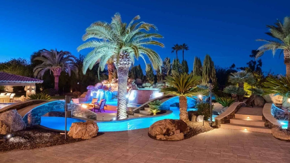 Paradise Valley House | Private Paradise with Lazy River, Guest House & Movie-Worthy Views