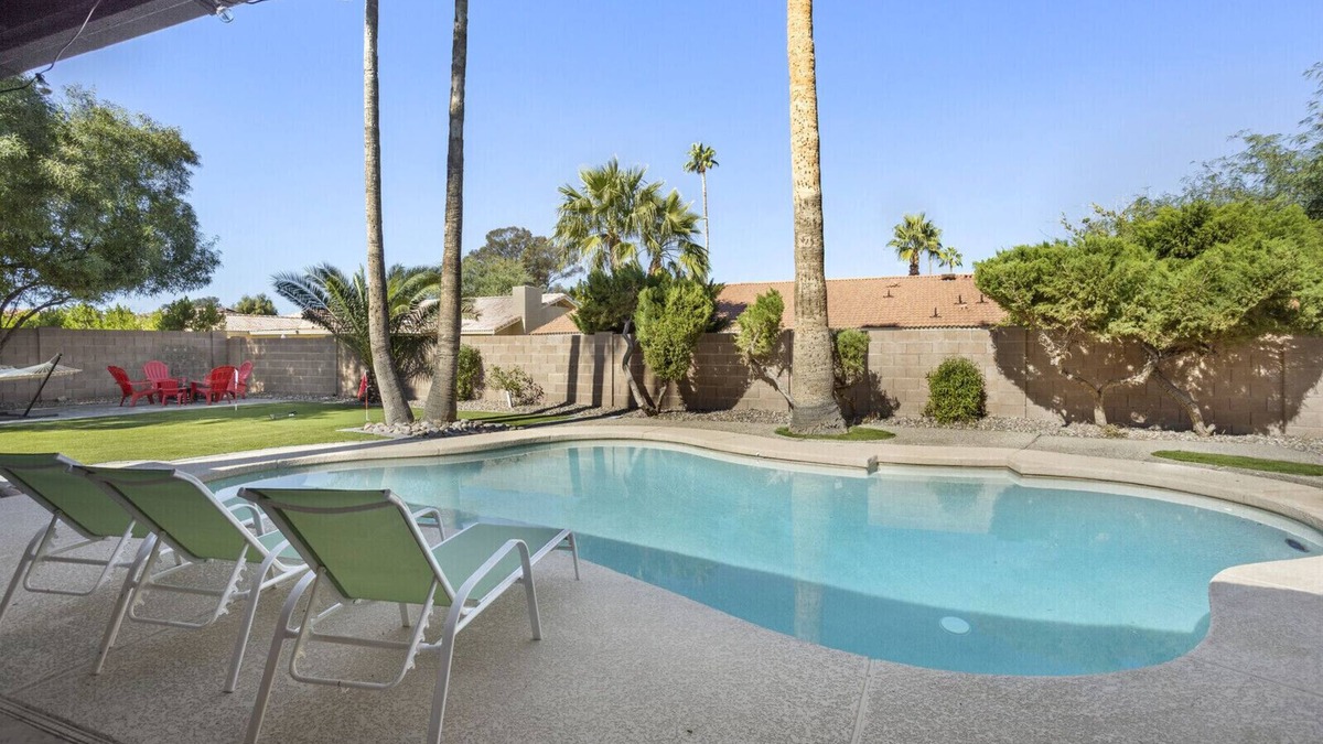 Paradise Valley Village Resort | Private Paradise in Shea Heights, Phoenix