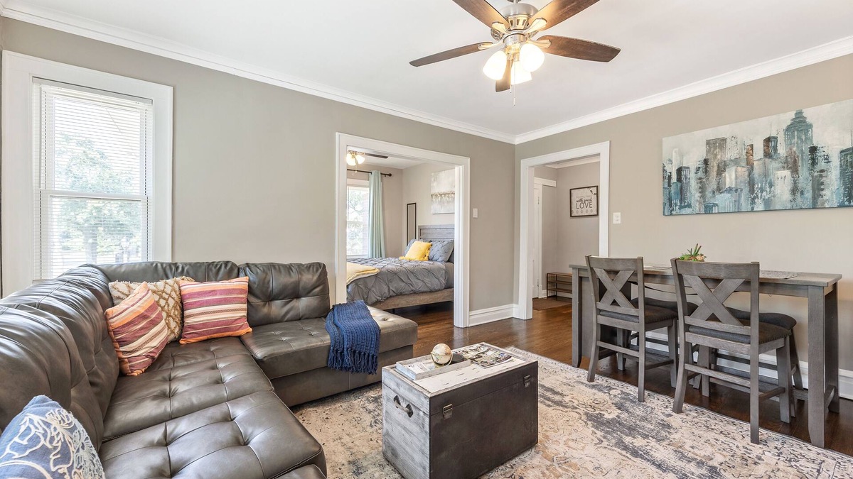 Lavergne Apartment | Private Parking/Comfy Bed/25mins to ORD>MDW>DT>HOSP