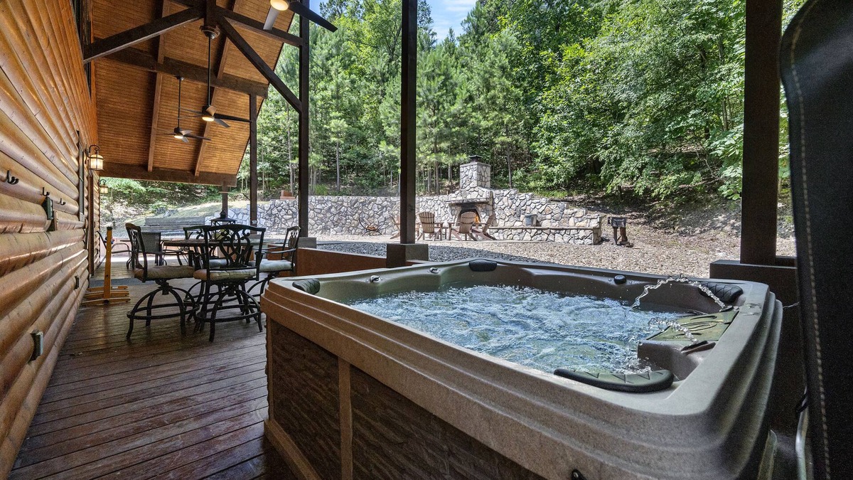 Broken Bow Cabin | PRIVATE Peaceful Cabin on 1.5 Acres with Hot Tub, Deck & HUGE Outdoor Fireplace!