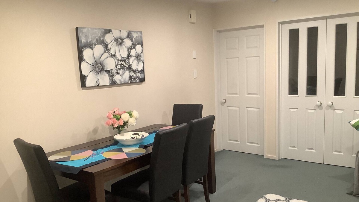 Northwood House | PRIVATE, PETS OK, WIFI, AIRPORT EASY ACCESS. Perfect Couples’ or Family Retreat