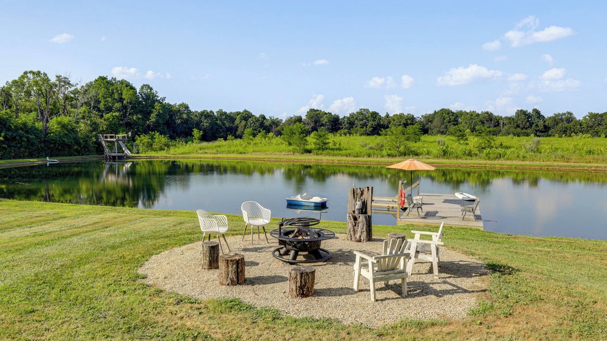 Hillsboro House | Private Ponds & Trails: Hillsboro Nature Retreat!