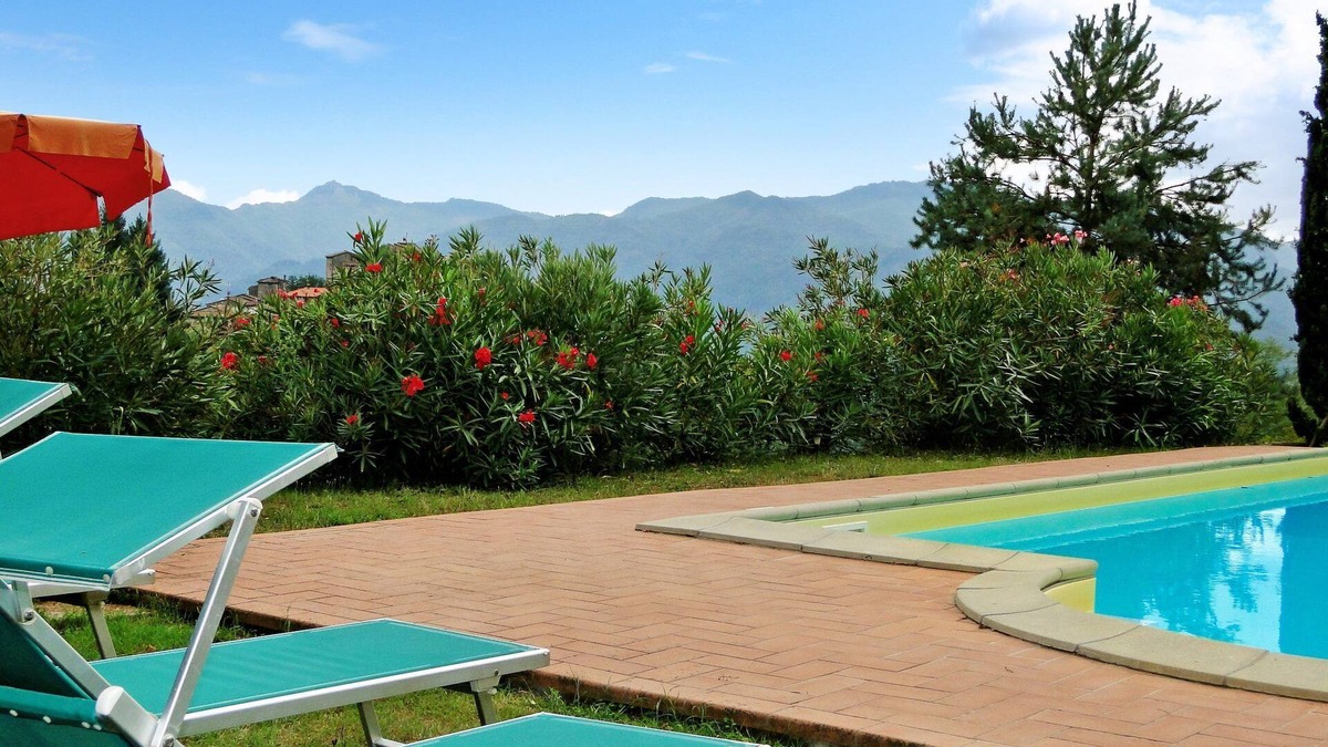 Coreglia Antelminelli Villa | Private Pool, 4 poster, US style fridge, ping pong, electric car charging point