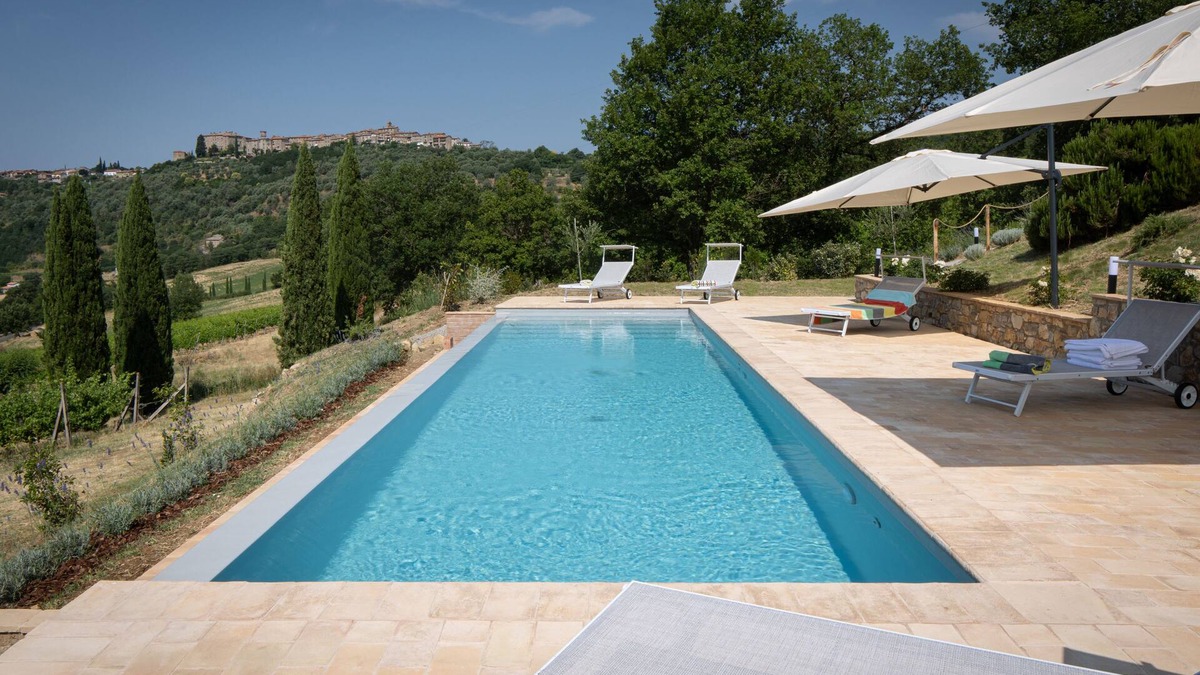 Fabro Villa | Private pool, A/C, Wifi, enchanting views, vineyards and 5mins to shops & bars