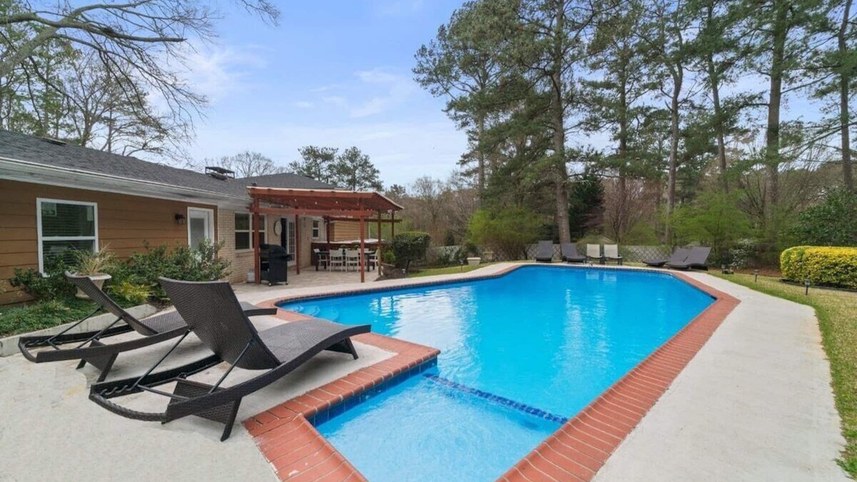 Decatur House | Private Pool ATL w Grill and Outdoor Dining