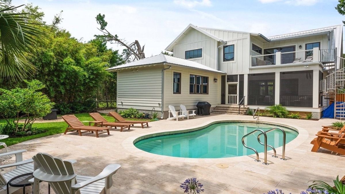 Saint Simons Heights House | Private Pool | East Beach Cottage | Walk to Beach