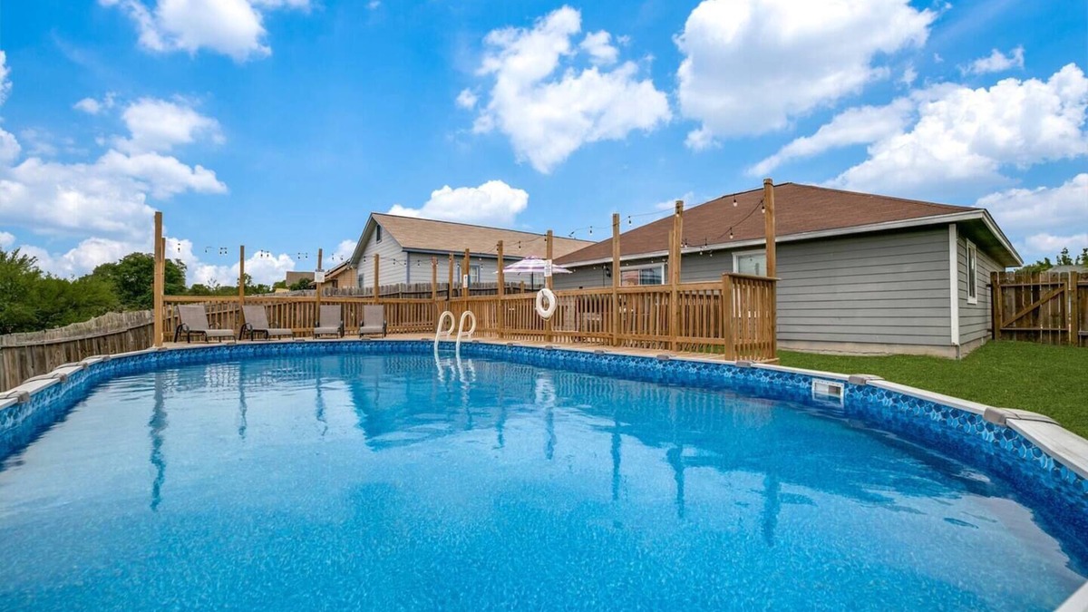 Arena District House | Private Pool - (Early Bird Discounts) - w/Gameroom