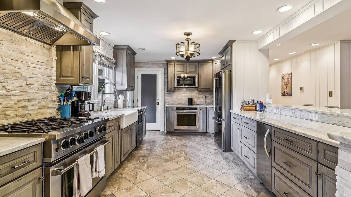 Rehoboth Beach House | PRIVATE POOL, EXTENSIVE DECK AND SCREENED IN PORCH! MINI WEEKS ALSO AVAILABLE WITH SATURDAY OR WEDNESDAY CHECK-IN. BOOK TODAY!