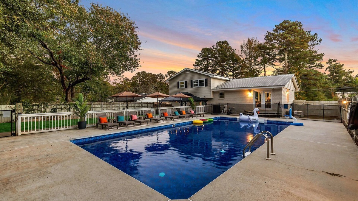Conyers House | Private Pool & Fire Pit w/Gazebo & Grill. Family Friendly 4 bedroom home.
