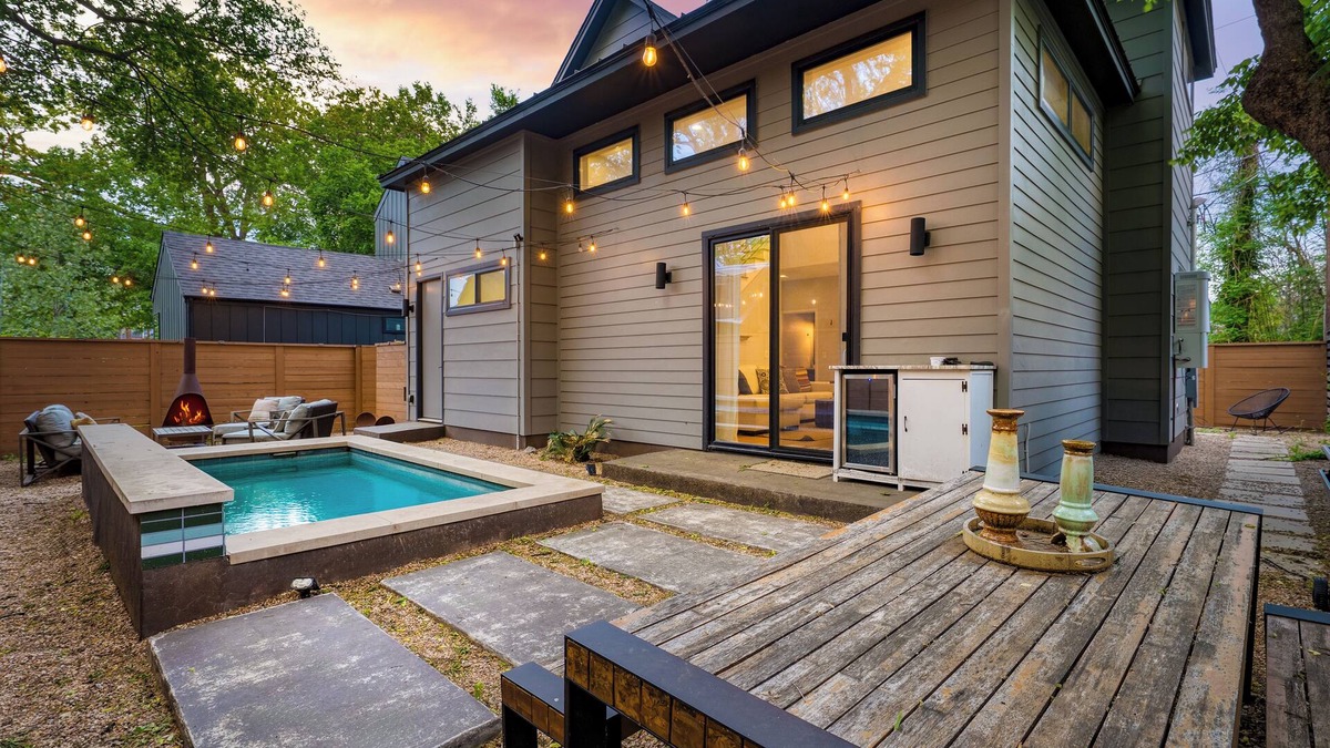 Holly House | Private Pool, Firepit, Patio | Steps to East Austin Dining, Music, Art, Murals