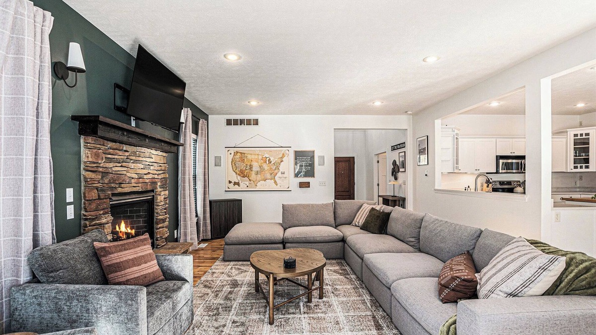 West Olive House | Private Pool | Game Room | Shuffleboard | Nursery | Two kitchens | Firepit