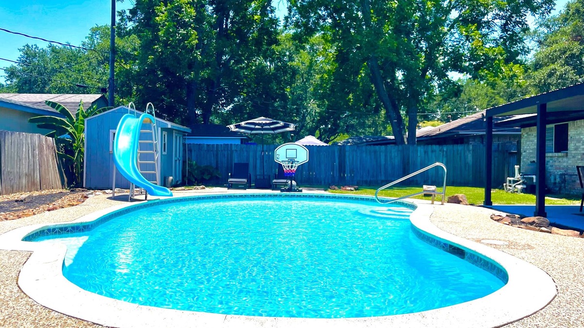 Baytown House | Private Pool, Game Room, King Bed, Sleeps 10, Baytown Home with WiFi & Parking