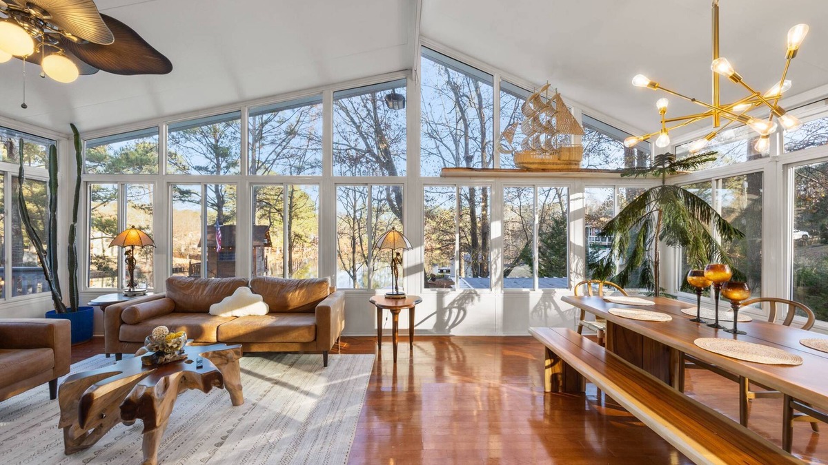 Lilburn House | Private Pool, Game Room, Pool Table & 20 Minutes to Atl Attractions & $150 in activities included!