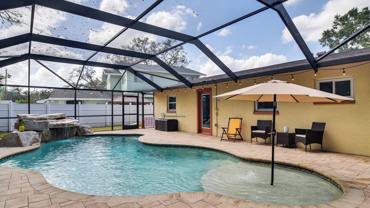 Largo House | Private Pool, Games & Tropical Bar: Largo Home!