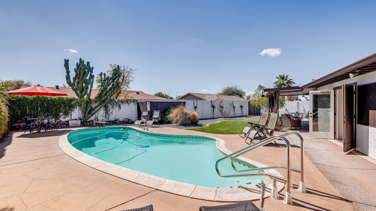 Village Grove House | Private Pool & Grill: Scottsdale Getaway!