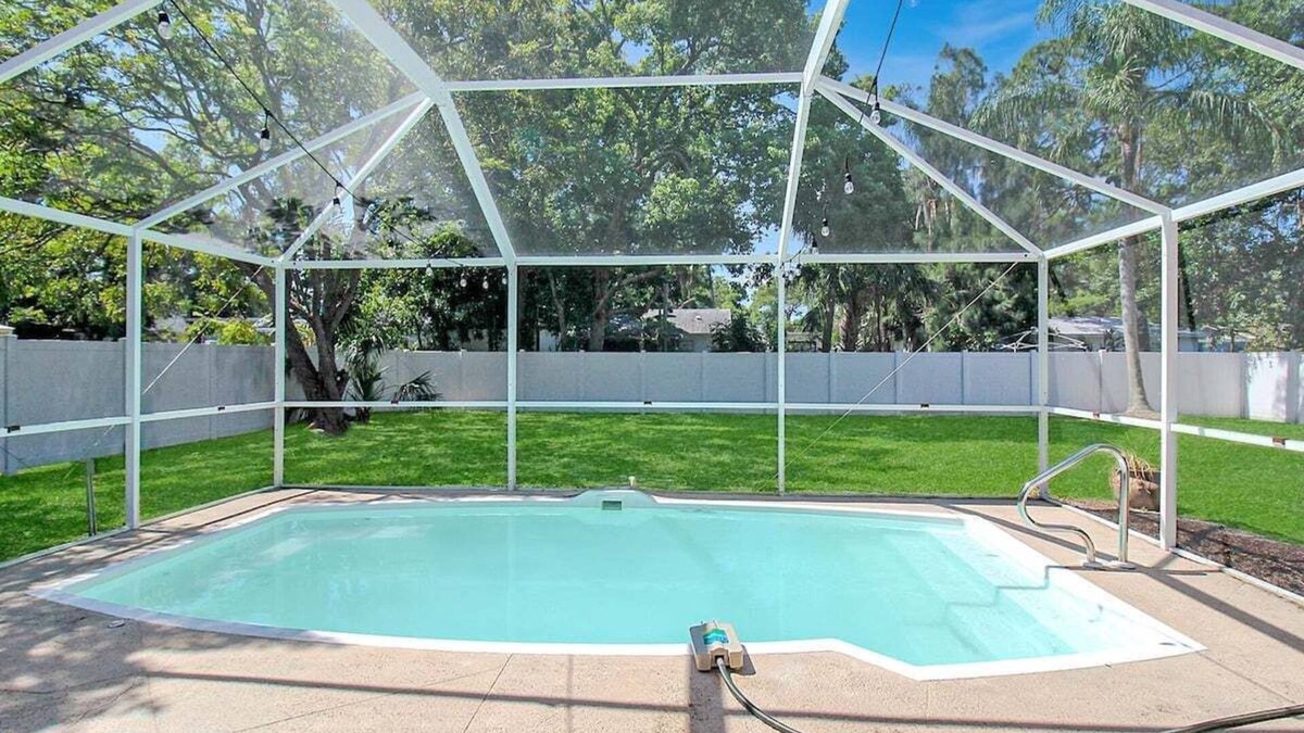 Bradenton House | Private pool home near Anna Maria Island - Coastal Oasis