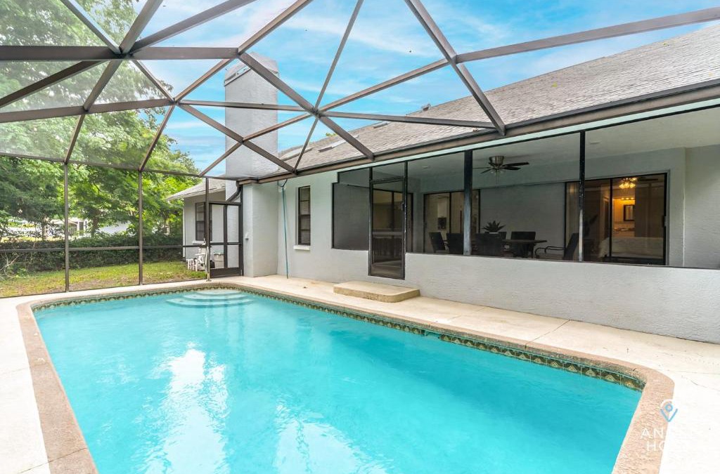 Windsor Mill House | Private Pool Home with Covered Lanai 2 Miles to Hudson Beach